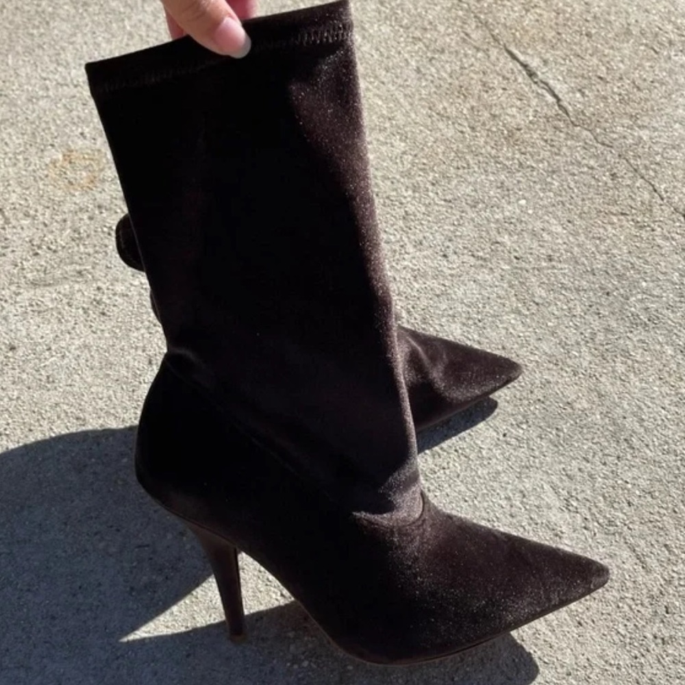 Yeezy Season 5 Mink Velvet Ankle Boot 37